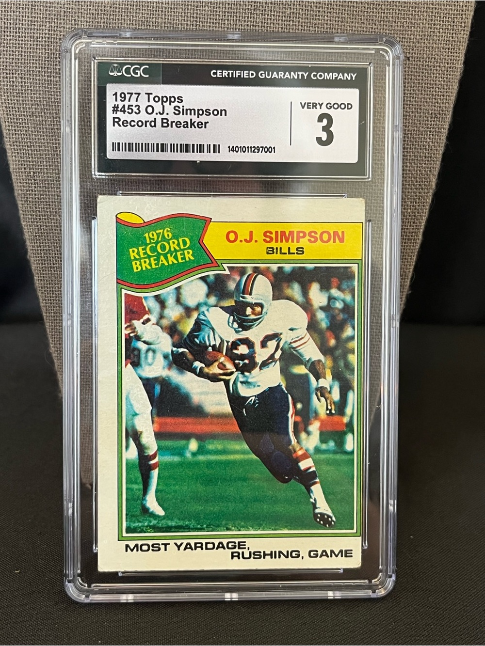 Topps Red and Cream Football Extra Record Breaker Card